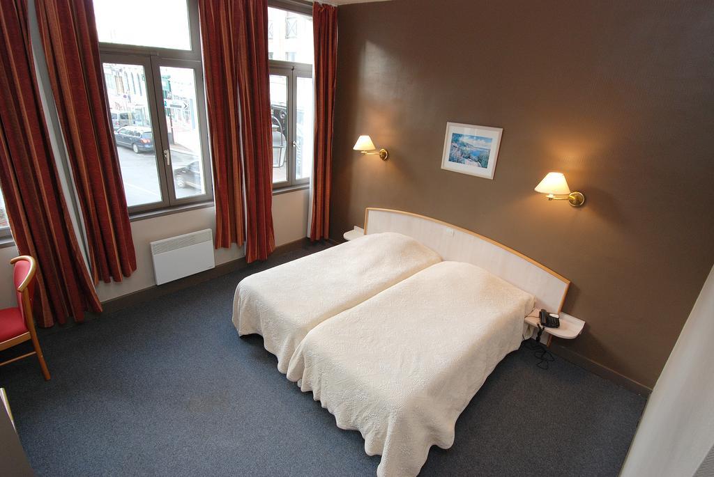 Hotel Les Frangins Saint-Omer  Eksteriør billede